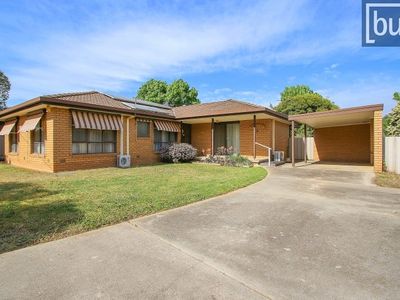 7 Dickson Ct, Chiltern