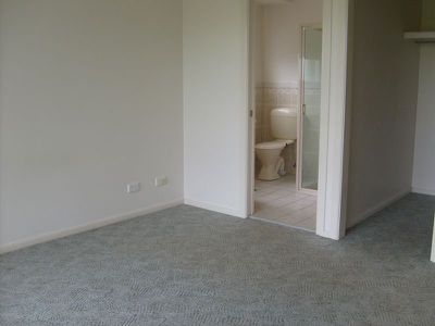 10 Lancaster Park Place, Dubbo