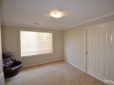 11 William Farrer Drive, Dubbo