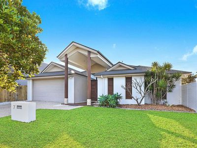 7 Bonaire Court, Kawana Island