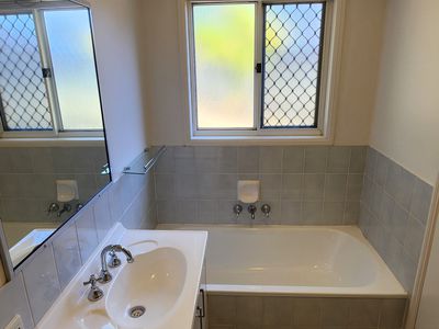 8 Iroquois Court, Brassall