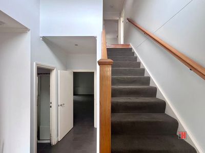 2 / 8 Faye Street, Reservoir