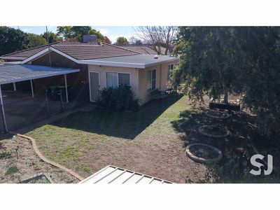 16 Flinders Close, Dubbo