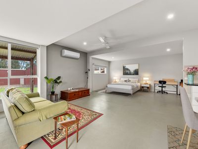 16 Harley Street, Allendale East