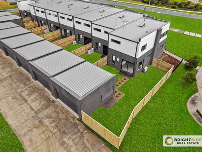17 Vendeen Walk, Clyde North