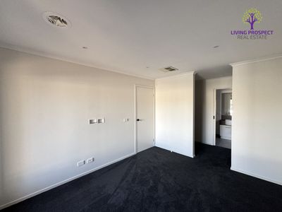 25 Haslewood Street, Point Cook