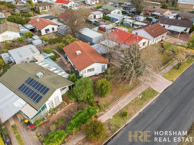 8 Rasmussen Road, Horsham