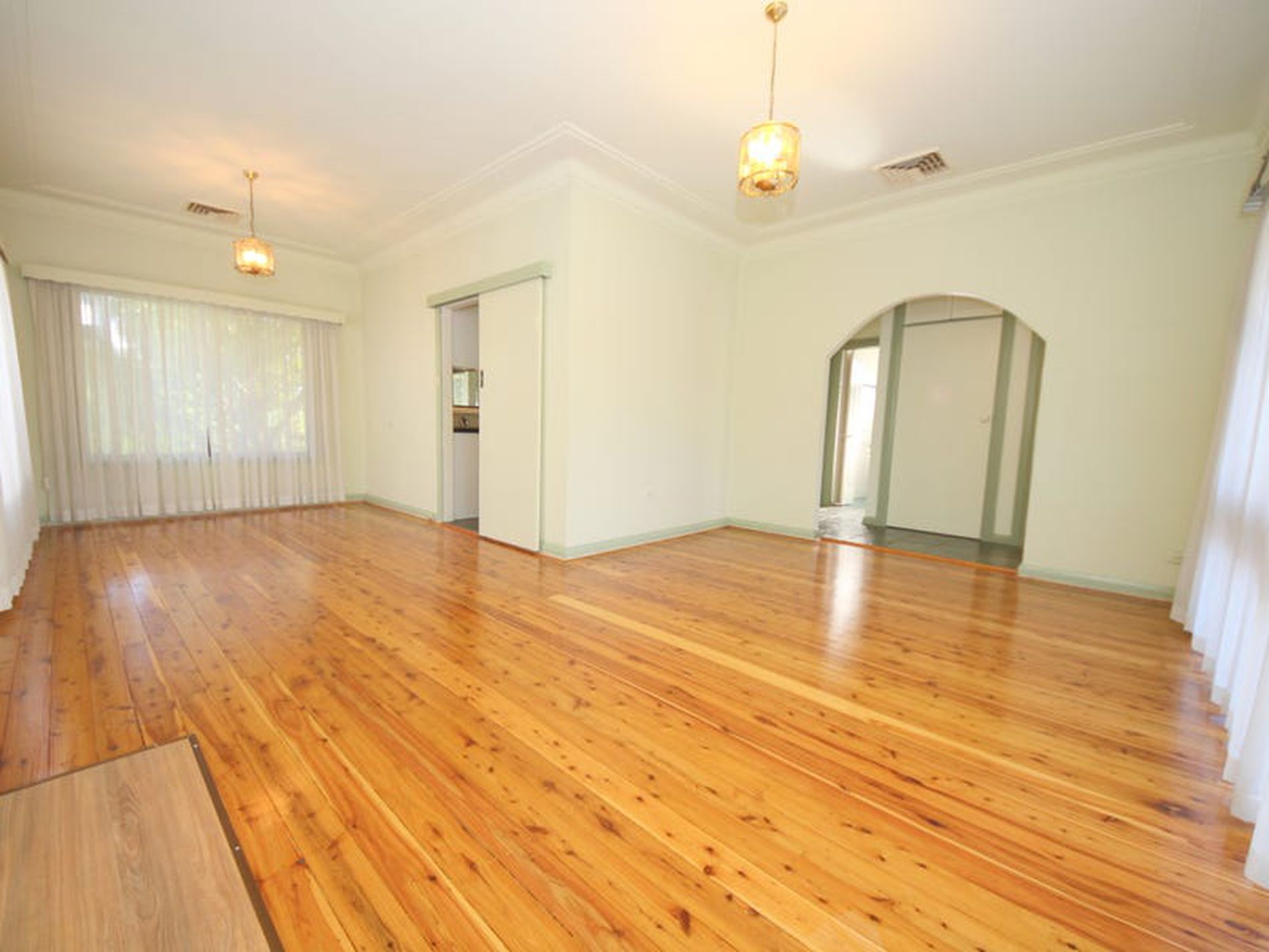 8 Fenwick Avenue, Roselands