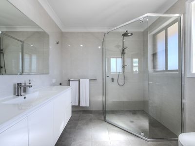 18 Lancaster Park Place, Dubbo