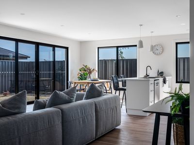 2 / 16 Connemara Close, Legana