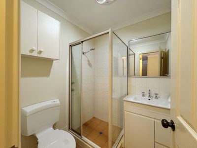 8 / 10 Great Eastern Highway, Somerville