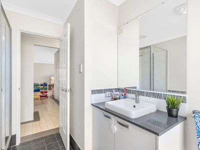 28 Southport Dr, Baldivis