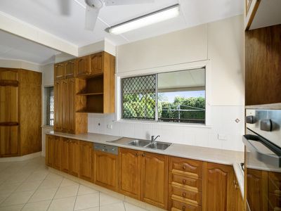 10 Blaxland Street, Eastern Heights