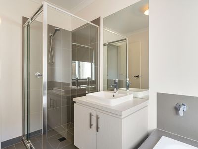 108 Oakbank Blvd, Whittlesea