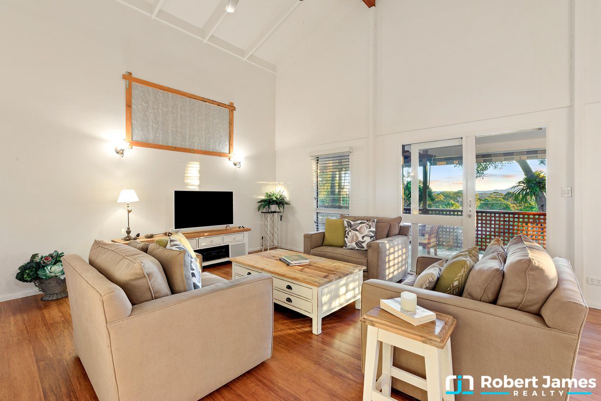15 Moonare Crescent, Noosa Heads