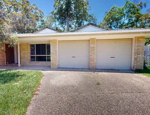 Noosaville 4 Bedroom Home image 1
