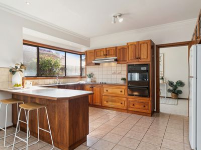8 Eric Court, Langwarrin