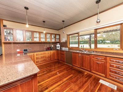 6R Harefield Road, Dubbo