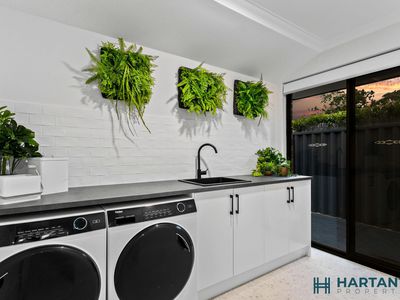 15 Mcgillivray Gardens, Winthrop