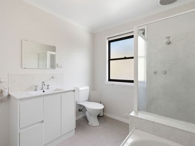 6 Baringa Road, Taroona