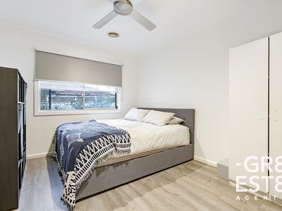8 Kemsley Green, Cranbourne East