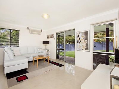 10 Woodlands Drive, Rochedale South