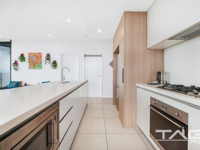 1741 / 9 Maple Tree Road, Westmead