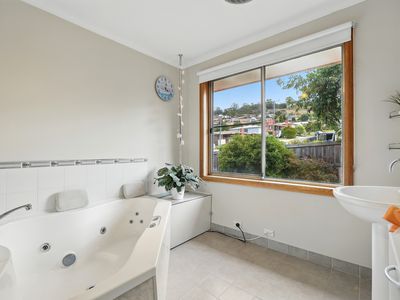 6 Tavistock Road, Austins Ferry