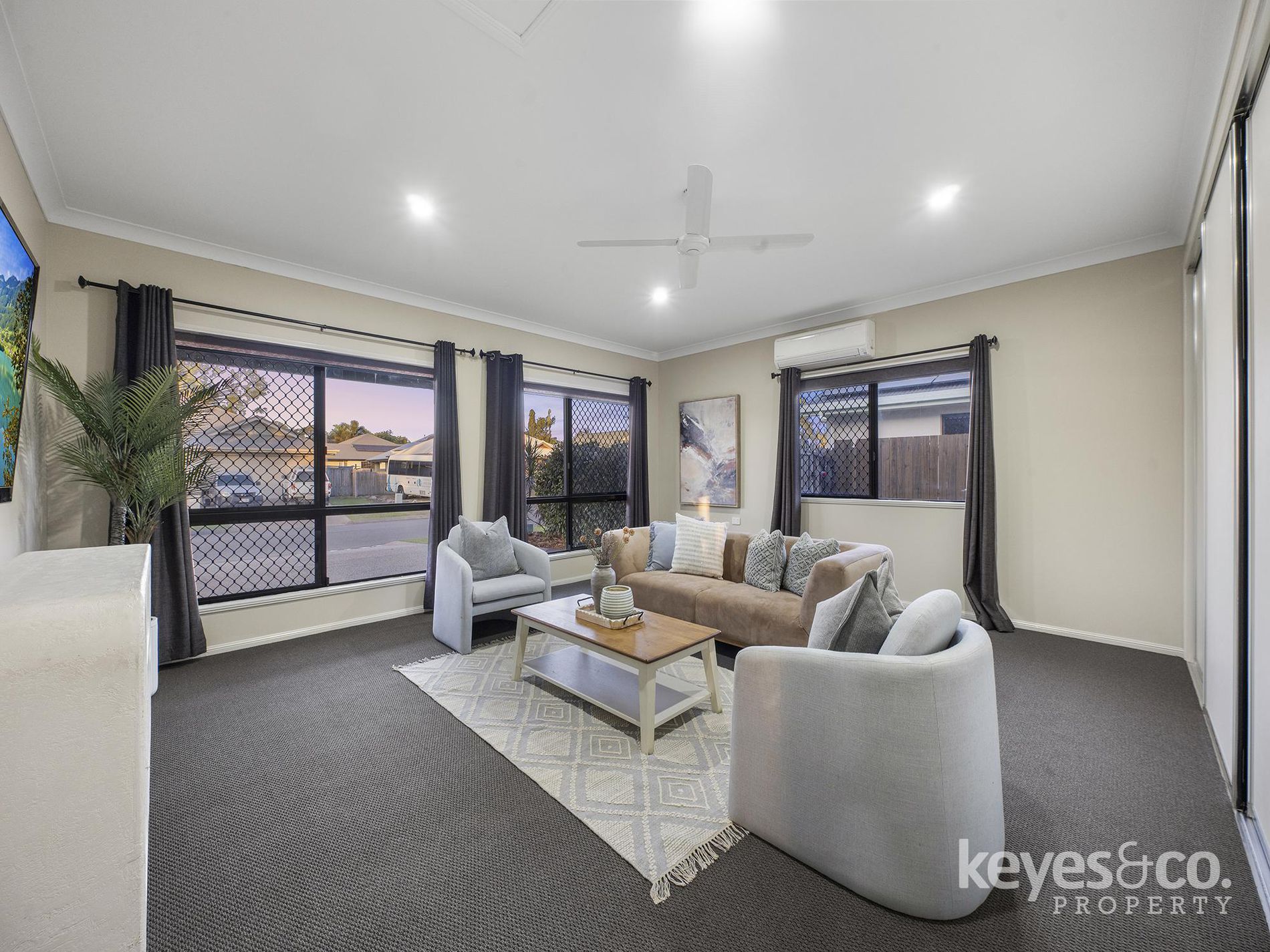 15 Greentree Circuit, Bushland Beach