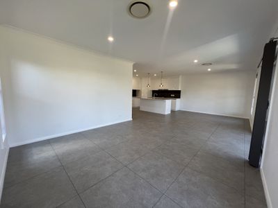 40 Fountain Circuit, Dubbo