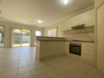 1 / 3 Hayley Street, Hoppers Crossing