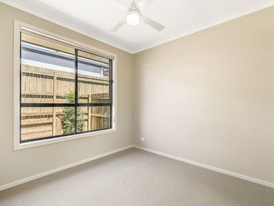 4/14 Yarrow Close, Middle Ridge