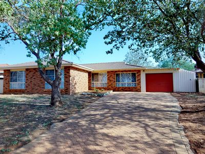 2 Furlong Street, Dubbo