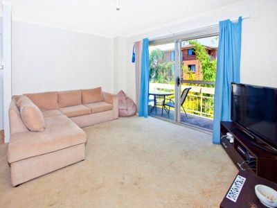 6 / 14A Bourke  St, North Wollongong