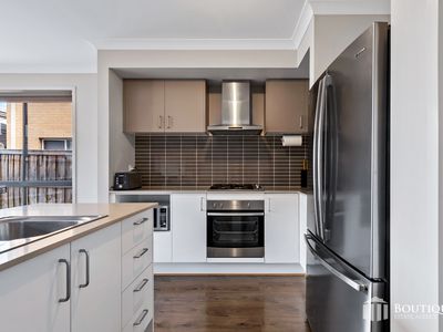 22 Rosina Drive, Officer