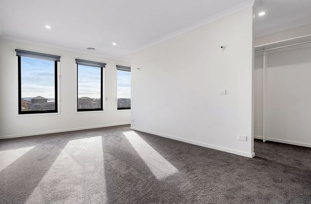 16 Selkirk Way, Mickleham