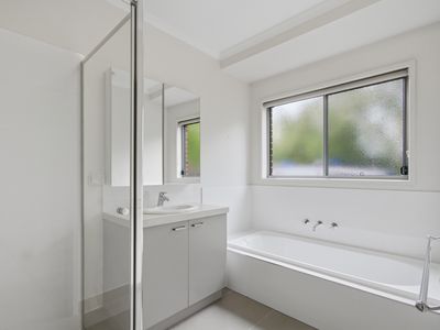 1 / 42 Ross Street, Sale