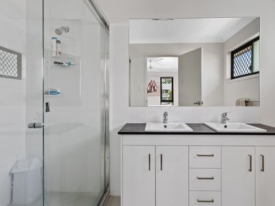 183 Dixon Drive, Coomera