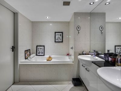 8 / 132 Terrace Road, Perth