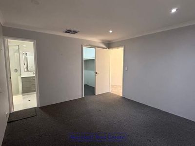 14 Falkland Way, Kinross