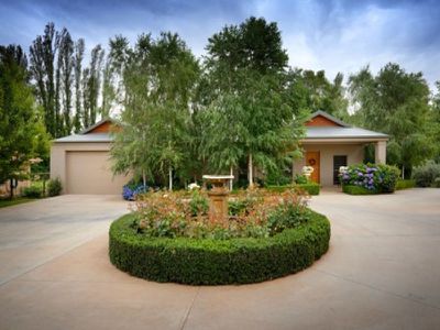 2 Bindi Court, Lavington
