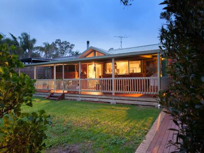 8 Fenton Ave, Rosebud