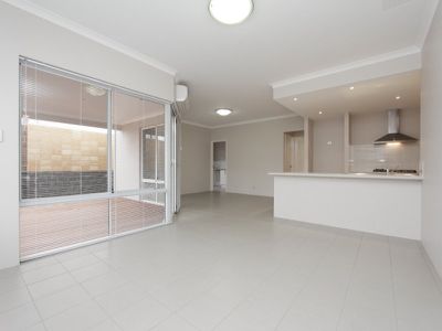 2 / 58 Central Avenue, Redcliffe