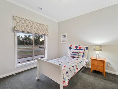 2 Stockmans Drive, Mansfield