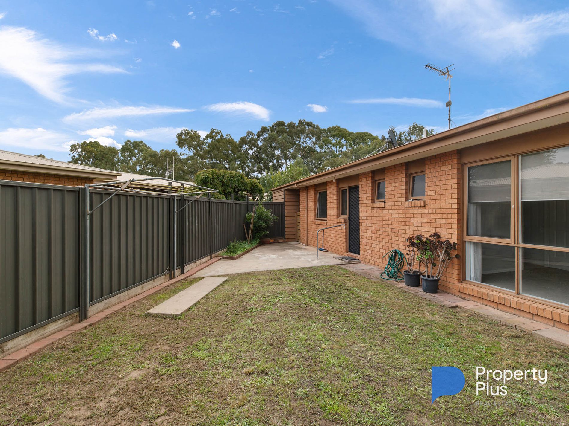 7 / 9 Crusoe Road, Kangaroo Flat