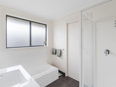 2 / 103 Bass Street, Warrane
