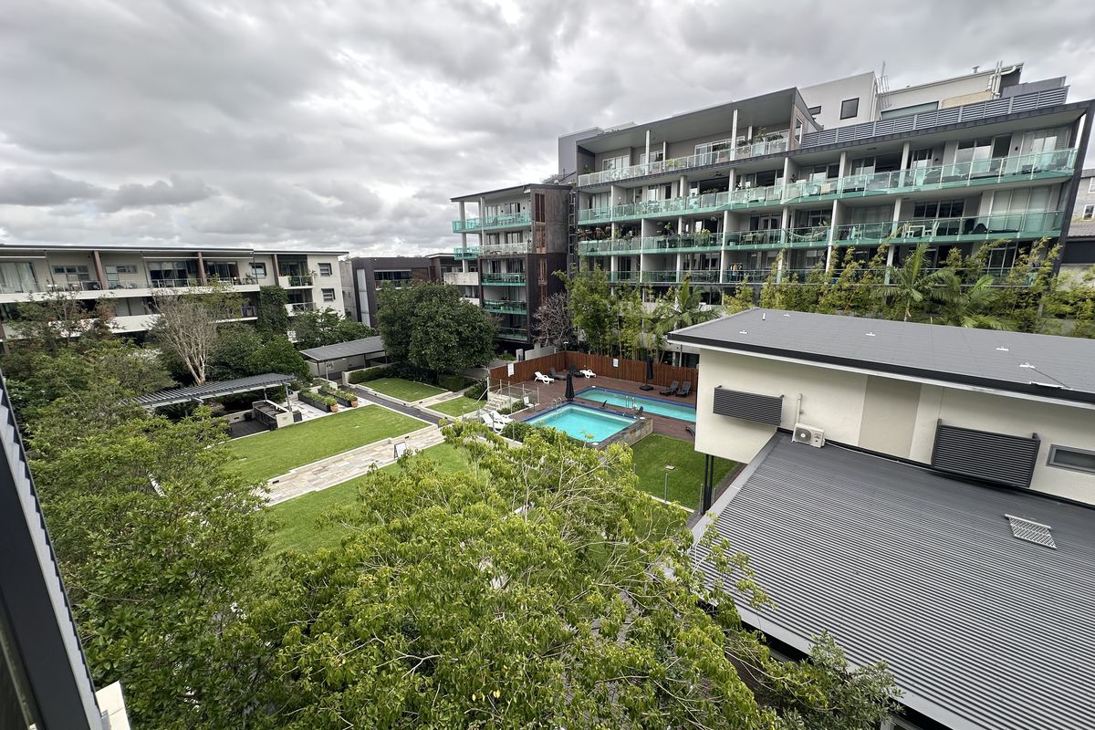 8406 / 55 Forbes Street, West End