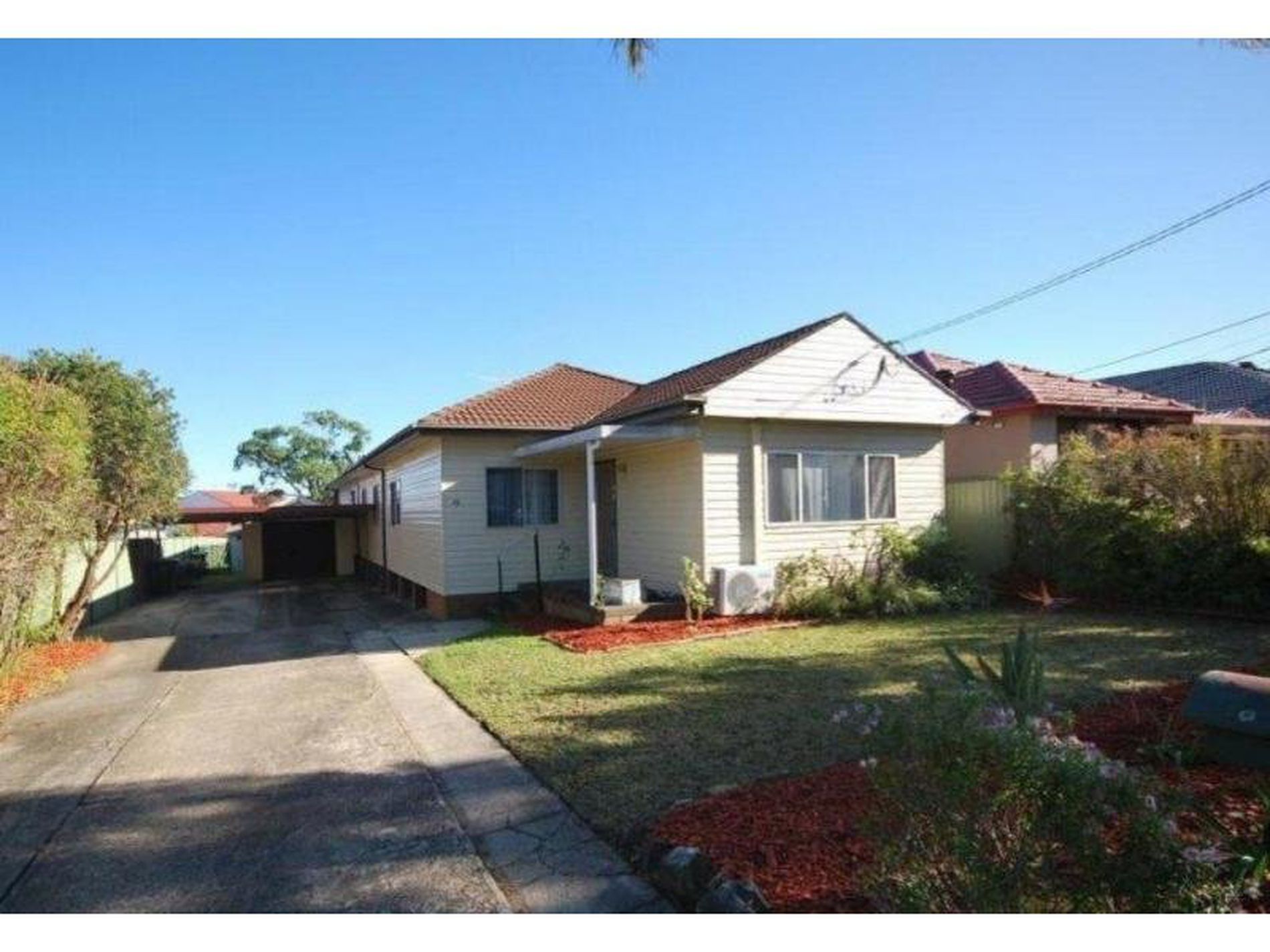 32A Robertson Road, Chester Hill