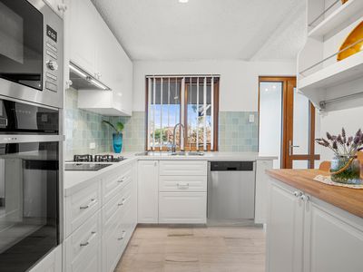 9 / 16 ARCADIA DRIVE, Shoalwater