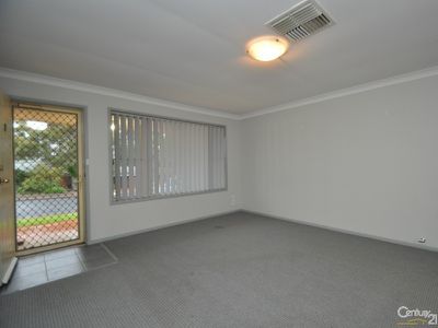 1 / 39 Bell Ave, Dubbo